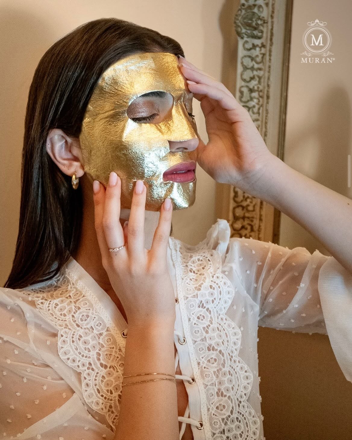 Moisturizing-plumping face mask